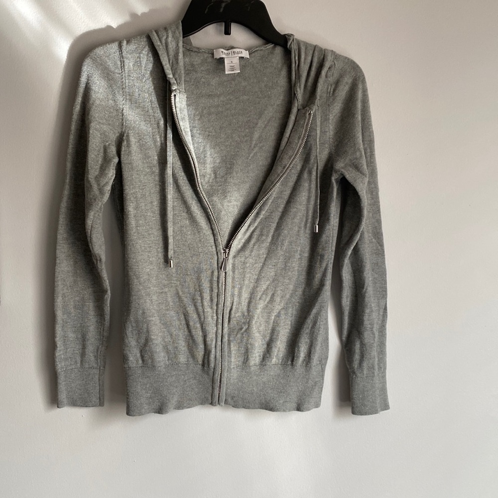 ⭐️3 for $27 Women’s: White House Black Market Sweatshirt